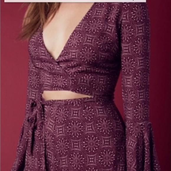 Purple long sleeve  trumpet wrap romper - Picture 5 of 5